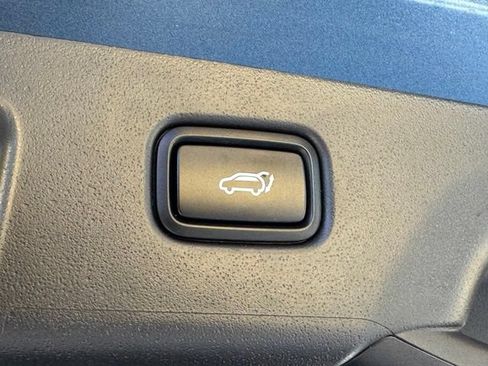 Certified 2025 Kia Niro SX Touring FWD image 36