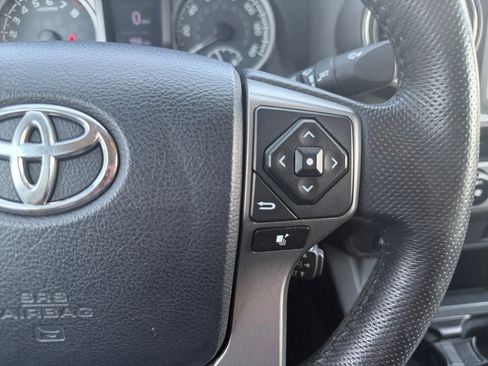 Used 2017 Toyota Tacoma SR5 w/ Tow Package AWD/4WD image 16