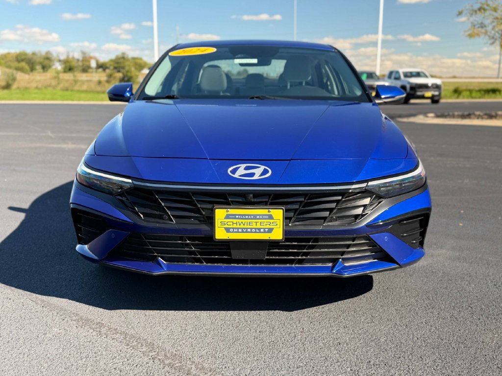 Used 2024 Hyundai Elantra Limited FWD image 2