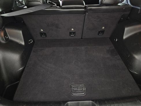 Used 2019 Jeep Cherokee Limited FWD image 31
