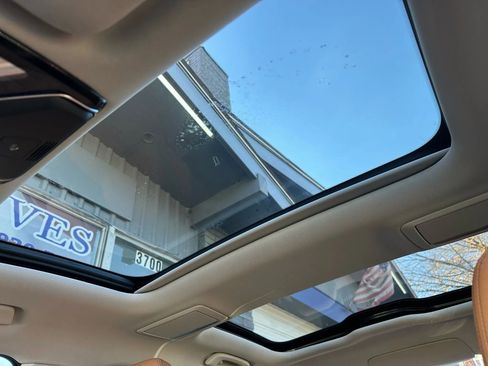 Used 2019 BMW 750i xDrive w/ Executive Package image 26