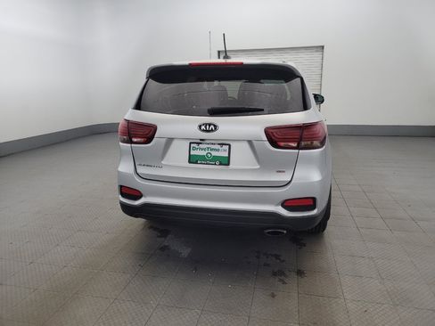 Used 2019 Kia Sorento LX image 7