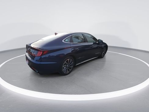 Used 2022 Hyundai Sonata Limited w/ Preferred Accessory Package image 8