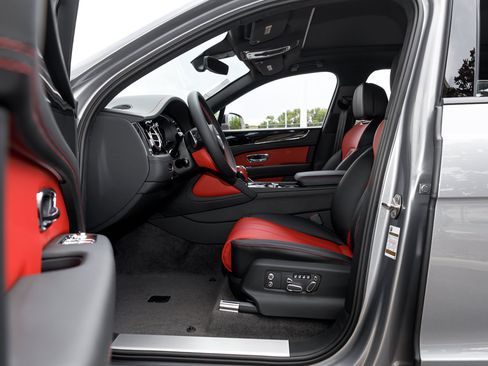 New 2026 Bentley Bentayga AWD/4WD image 26