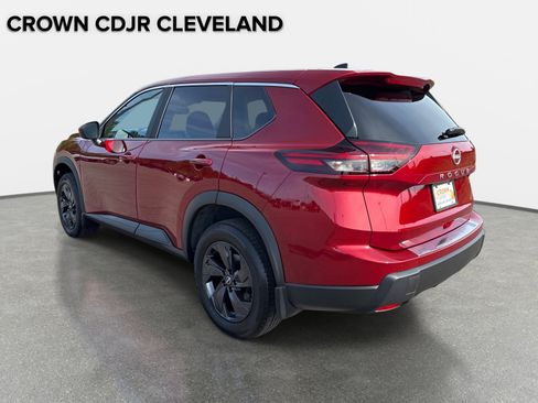 Used 2026 Nissan Rogue SV FWD image 6