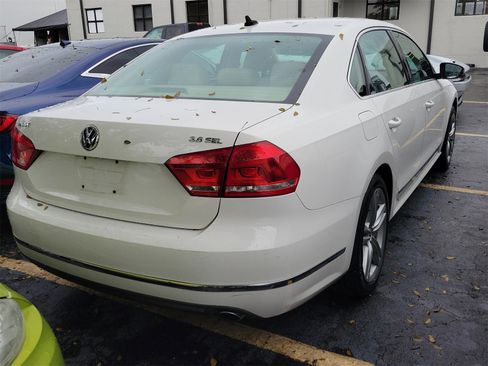 Used 2012 Volkswagen Passat 3.6 SEL Premium image 4
