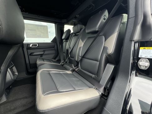 New 2026 Ford Bronco Outer Banks w/ Sasquatch Package AWD/4WD image 24