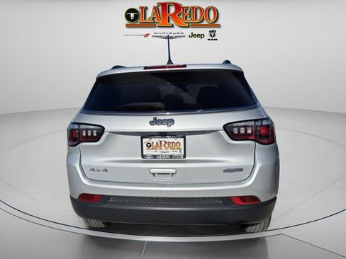 Used 2025 Jeep Compass Latitude image 6