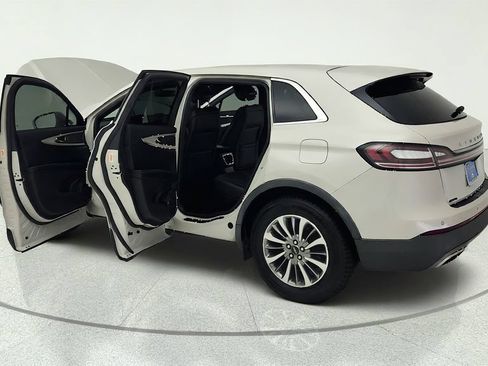 Used 2020 Lincoln Nautilus FWD w/ Equipment Group 101A image 32