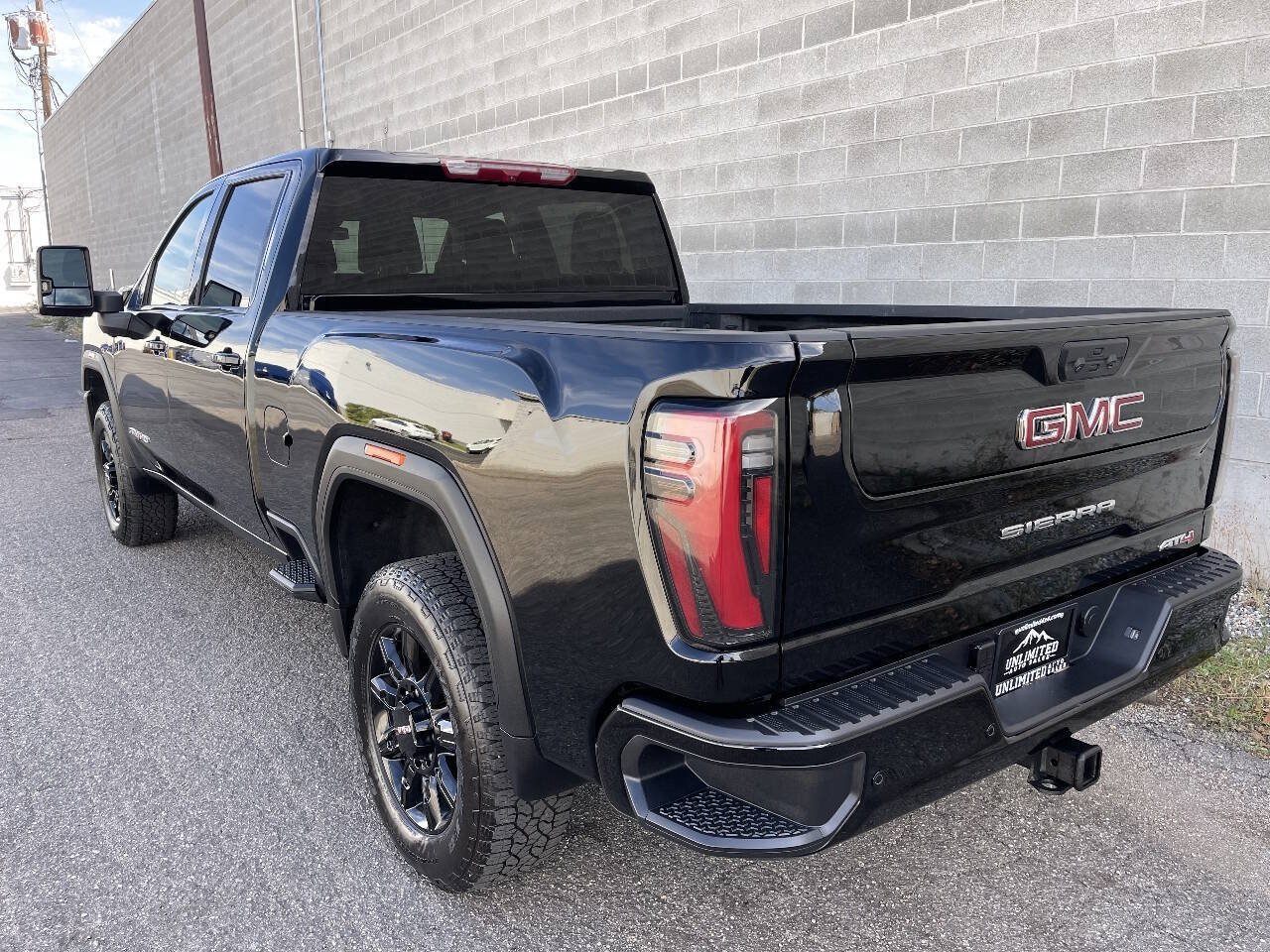 Used 2026 GMC Sierra 2500 AT4 AWD/4WD image 7