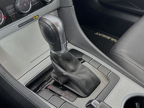 Used 2013 Volkswagen Passat 2.5 SE image 15