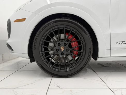Certified 2023 Porsche Cayenne GTS AWD/4WD image 16