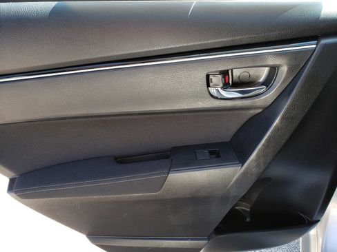 Used 2017 Toyota Corolla LE image 11