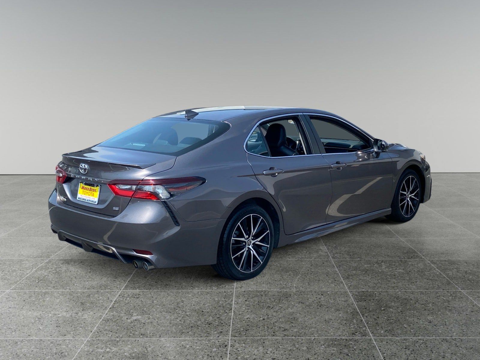 Used 2023 Toyota Camry SE FWD image 5