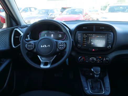 Used 2023 Kia Soul LX image 19