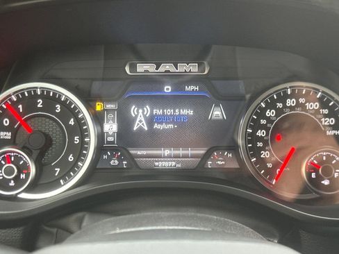 Used 2025 RAM 1500 Laramie image 25