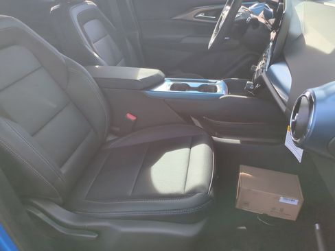 New 2026 Chevrolet Equinox EV LT image 26