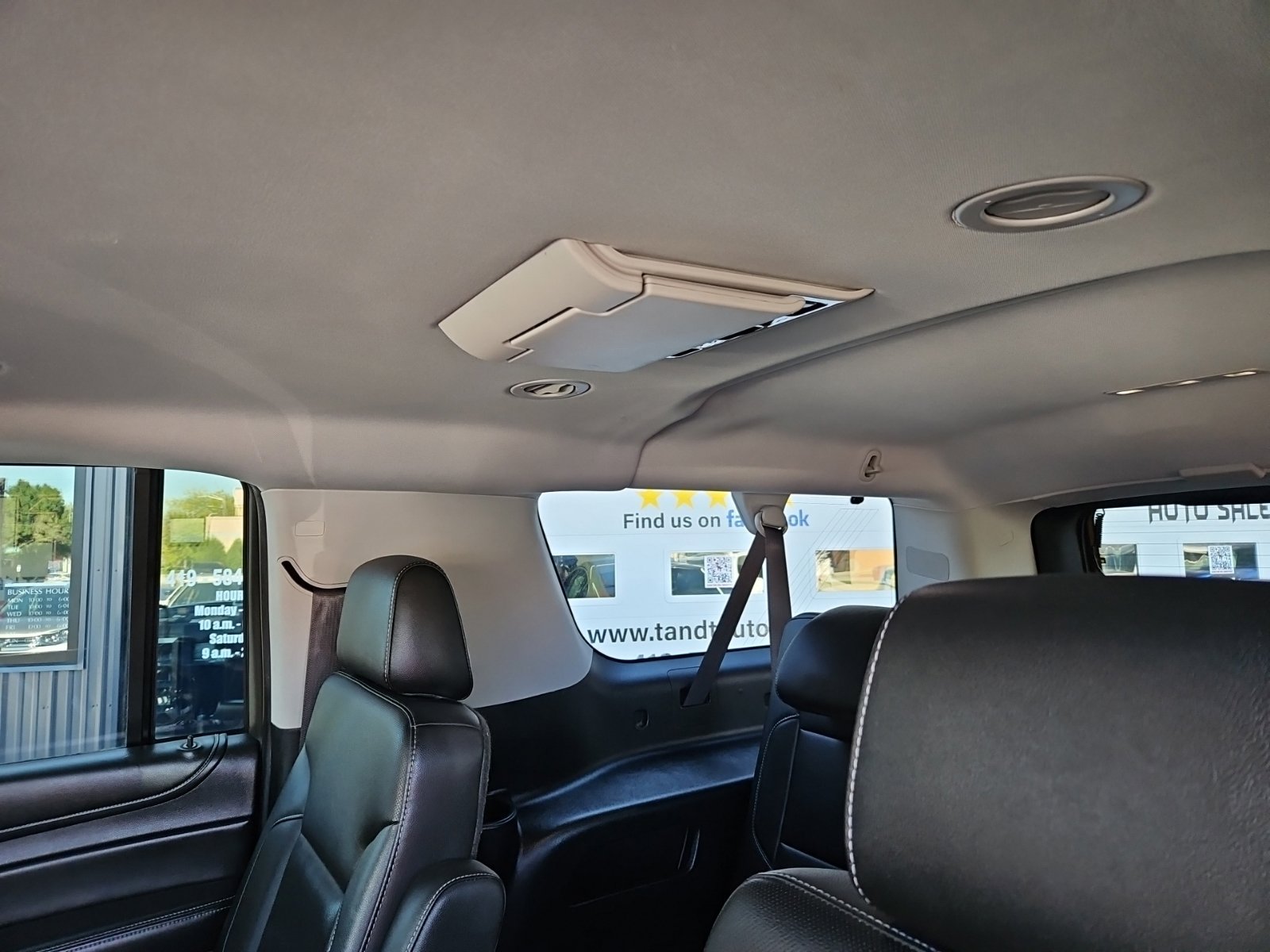 Used 2017 Chevrolet Suburban Premier AWD/4WD image 21