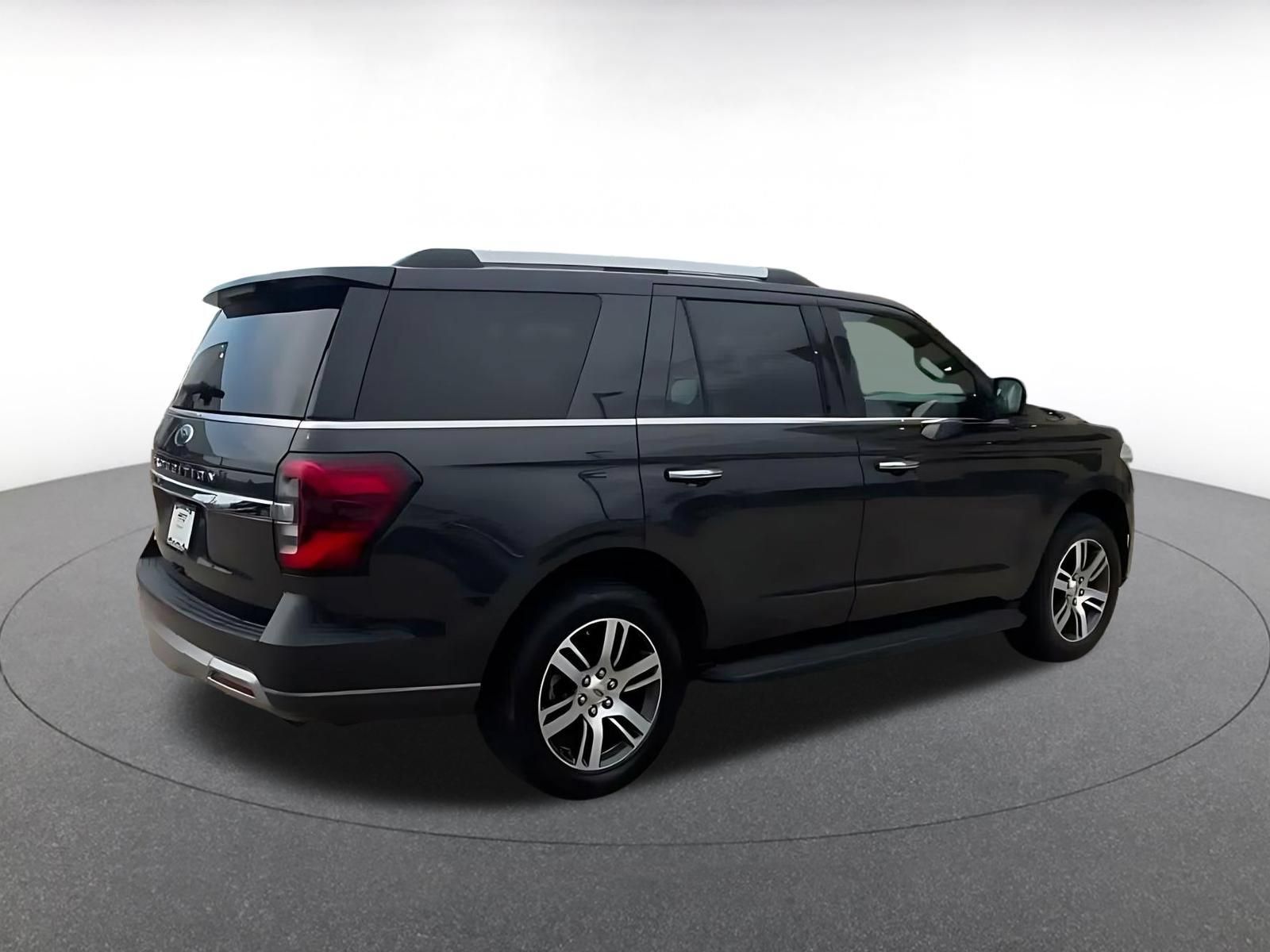 Used 2024 Ford Expedition Limited AWD/4WD image 14