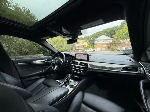 Used 2020 BMW 540i xDrive w/ M Sport Package image 33