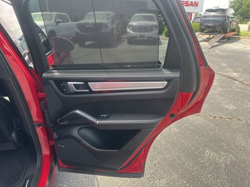 Used 2021 Porsche Cayenne GTS AWD/4WD image 17