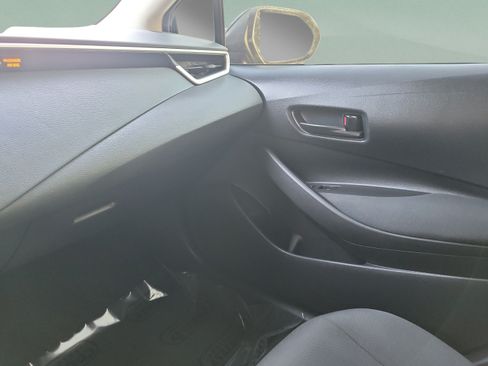Used 2022 Toyota Corolla LE FWD image 20