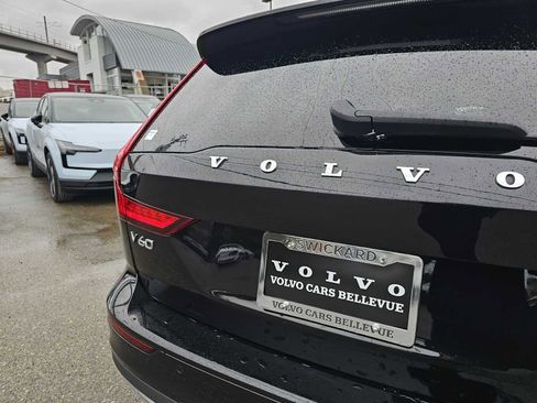 Certified 2025 Volvo V60 B5 Cross Country Plus AWD/4WD image 16