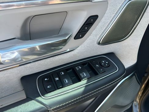 Used 2022 RAM 1500 Limited AWD/4WD image 19