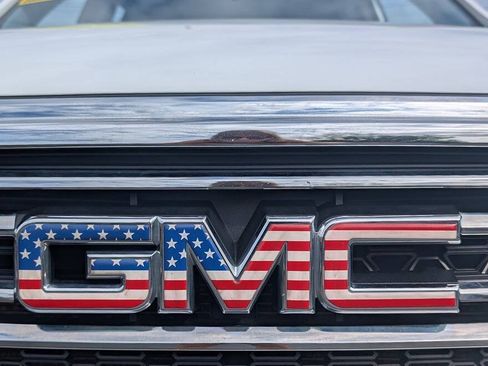 Used 2018 GMC Acadia SLT AWD/4WD image 29