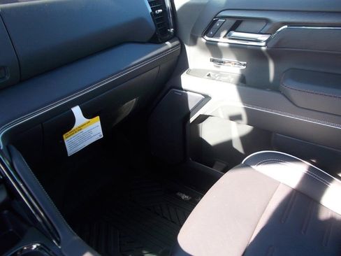 Used 2024 GMC Sierra 1500 AT4X w/ AT4X AEV Edition image 25