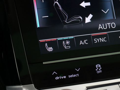 Used 2024 Audi Q8 e-tron Premium Plus w/ Premium Plus Package image 60