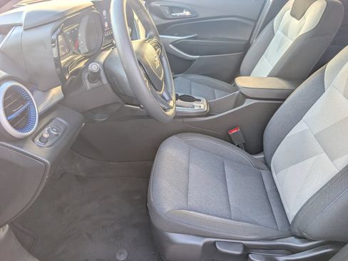 Certified 2024 Chevrolet Trax LS FWD image 17