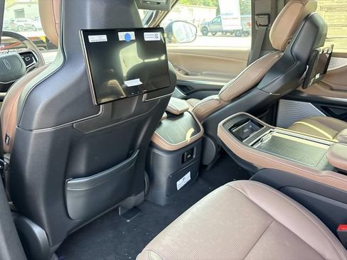 New 2026 Lincoln Navigator Black Label AWD/4WD image 17