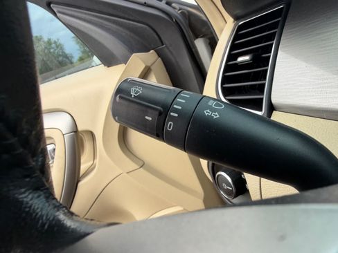 Used 2017 Ford Taurus SEL w/ Equipment Group 201A FWD image 13