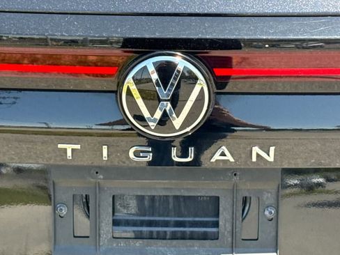 Used 2025 Volkswagen Tiguan S AWD/4WD image 17
