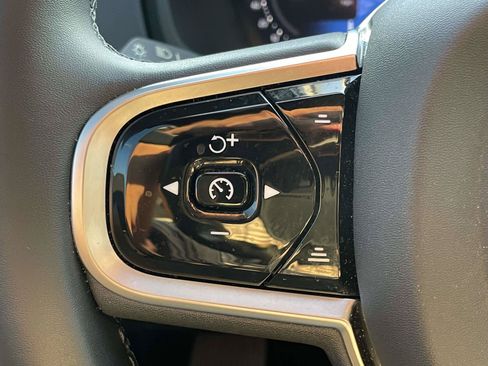 Certified 2023 Volvo XC90 B6 Ultimate w/ Lounge Package AWD/4WD image 19