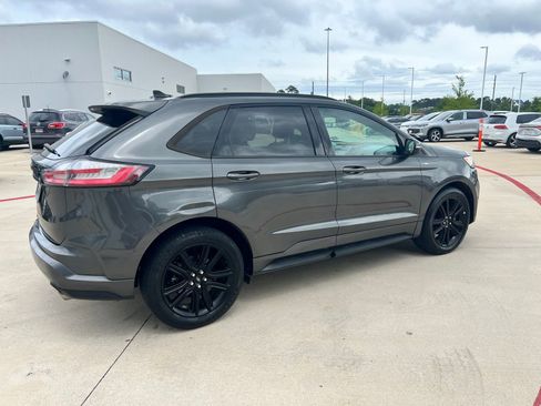 Used 2020 Ford Edge ST-Line FWD image 3