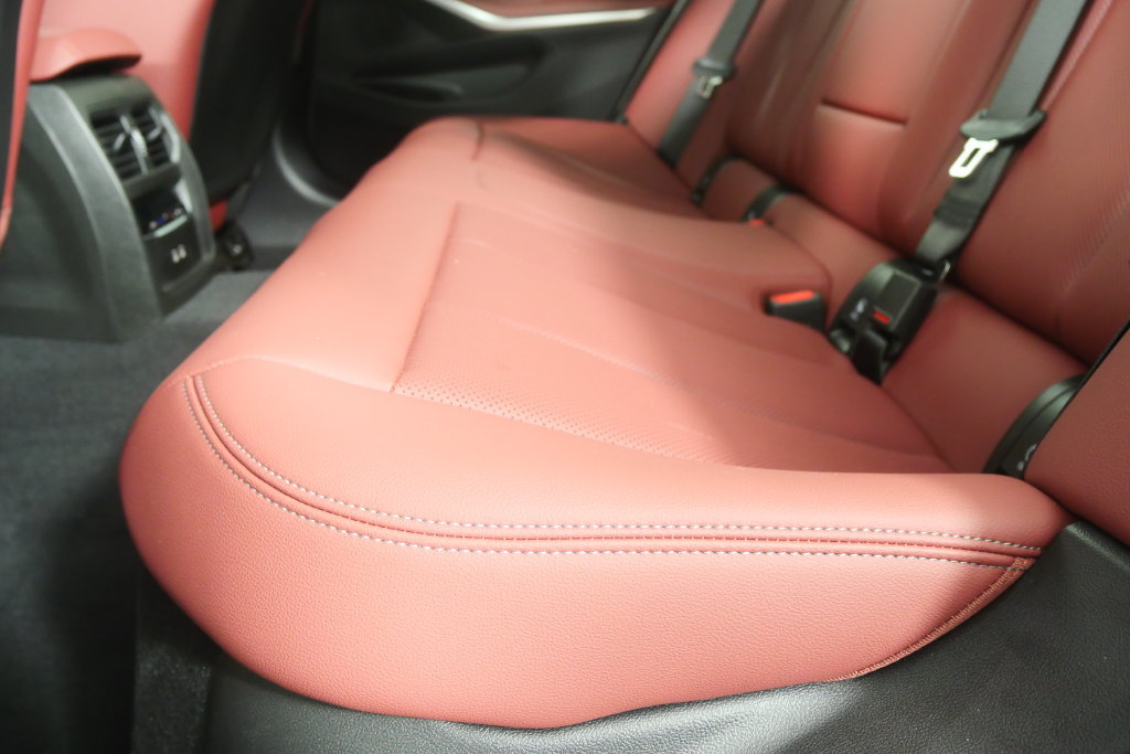 Certified 2026 BMW 330i Sedan RWD image 14