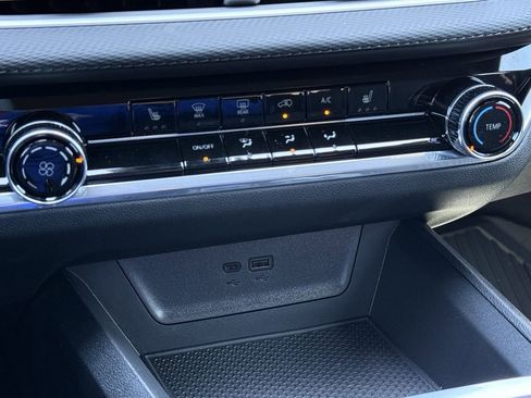 New 2026 Chevrolet Equinox LT image 17