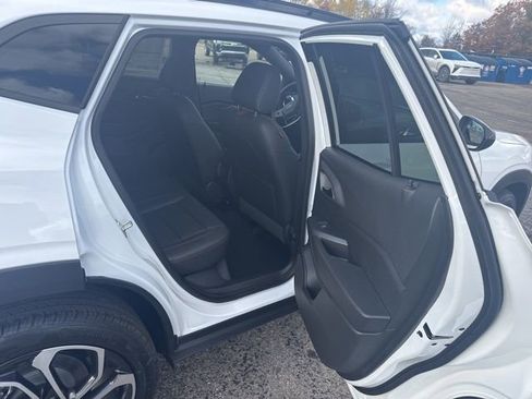 New 2026 Chevrolet Trax RS w/ Sunroof Package image 16