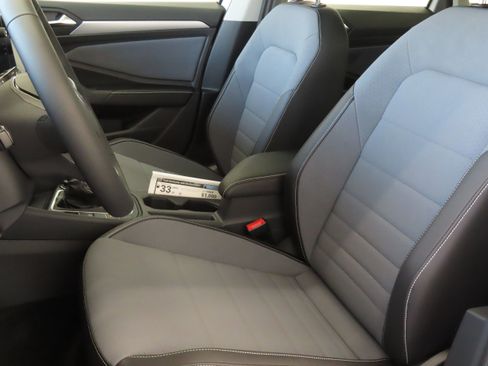 New 2026 Volkswagen Jetta SE FWD image 11