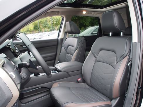 New 2025 Nissan Pathfinder Platinum w/ Cargo Package image 17