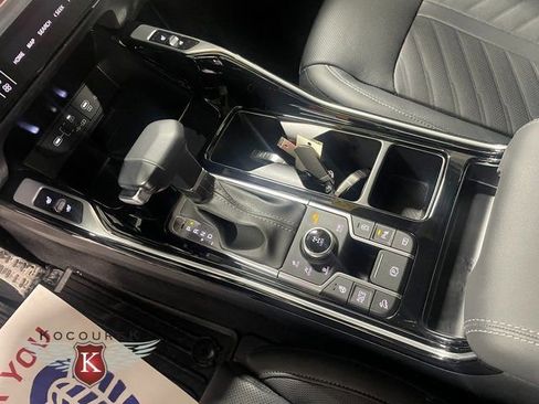 Used 2025 Kia Sorento SX Prestige image 18
