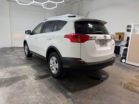 Used 2013 Toyota RAV4 LE FWD image 6