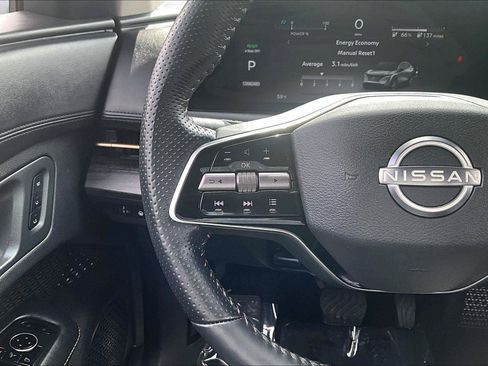 Used 2023 Nissan Ariya FWD image 12