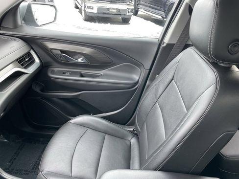 Used 2023 GMC Terrain SLT image 19