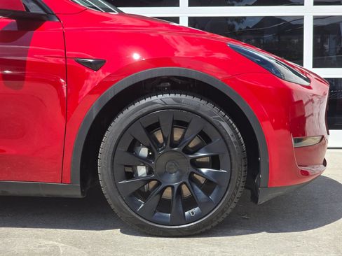 Used 2023 Tesla Model Y Long Range AWD/4WD image 38