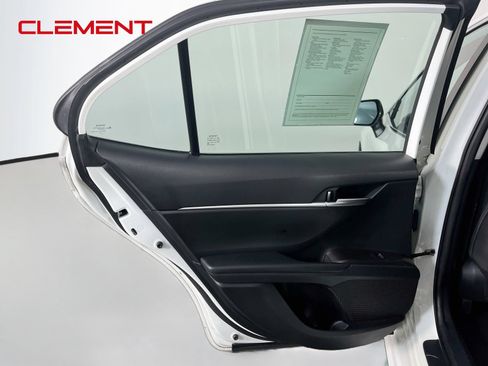 Used 2023 Toyota Camry SE w/ Convenience Package FWD image 29