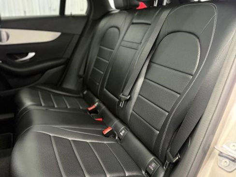 Used 2019 Mercedes-Benz GLC 300 4MATIC w/ Premium Package image 14