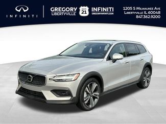 Used 2025 Volvo V60 B5 Cross Country Plus AWD/4WD video 1